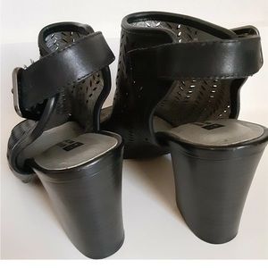 Like new White Mountain Black heel Bootie Buckle 9M